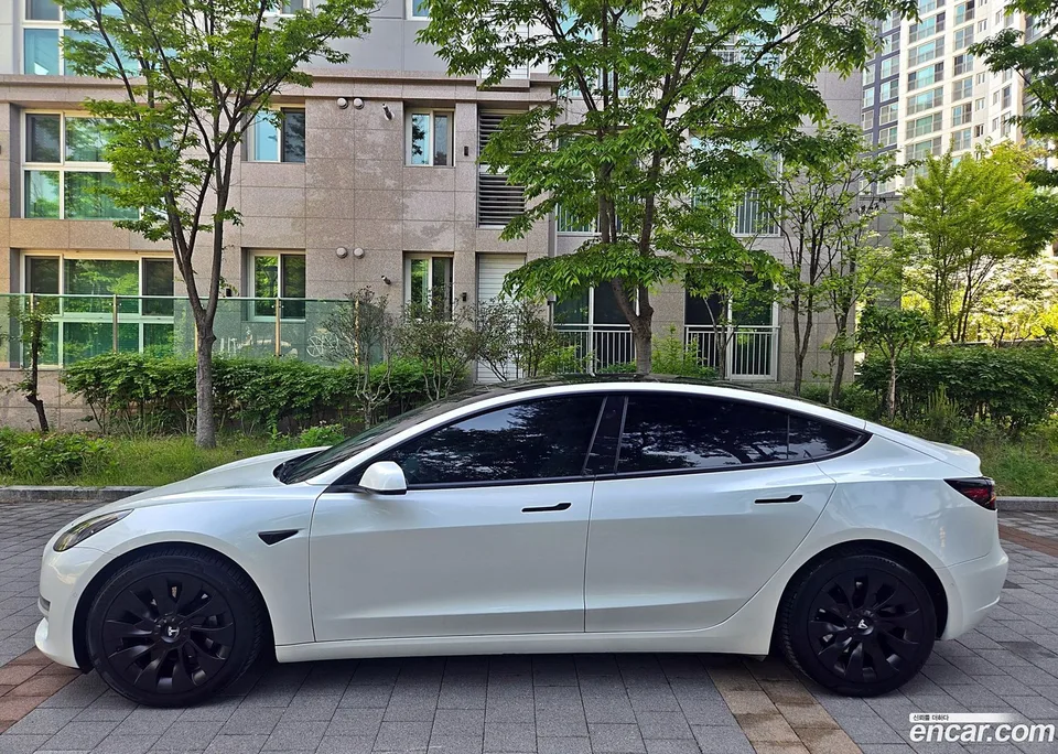 Tesla Model 3 AWD 2022 — миниатюра 5