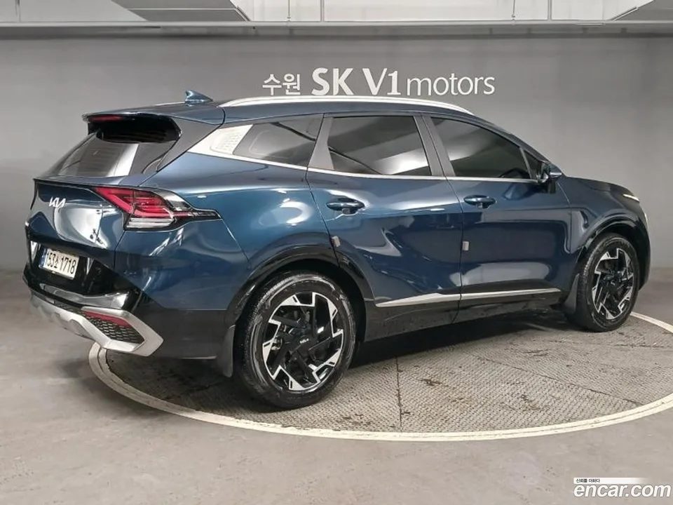 Kia Sportage 1.6 2WD 2023 — фото 1, купить с доставкой в Москву
