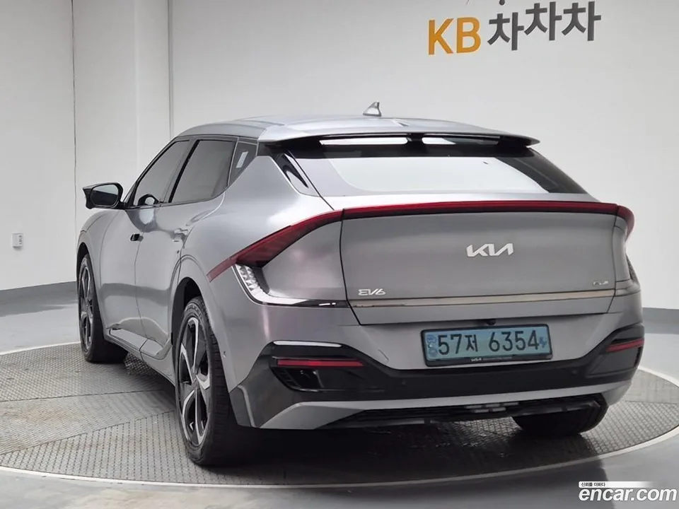 Kia EV6 4WD 2022 — миниатюра 2
