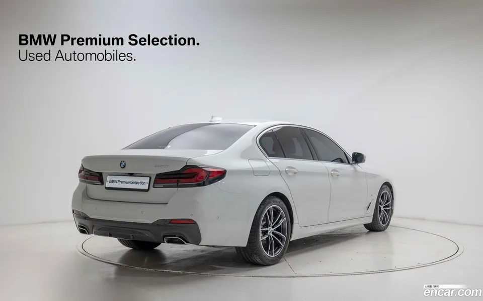 BMW 5 Series 520i M 2022 — миниатюра 2