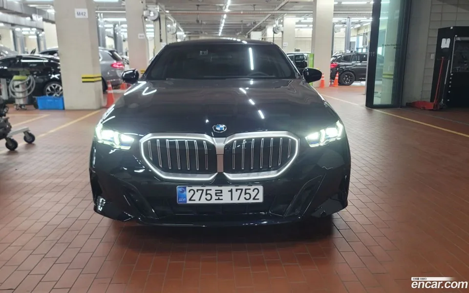 BMW 5 Series 523d M 2025 — миниатюра 3