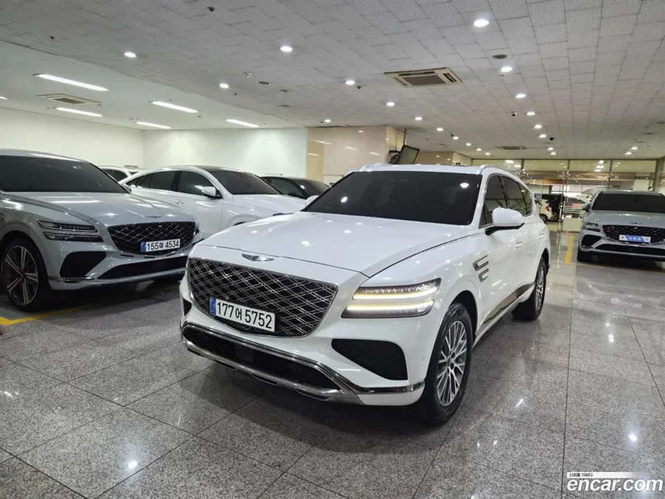 Genesis GV80 2.5T 2WD 2024 — фото 1, купить с доставкой в Москву