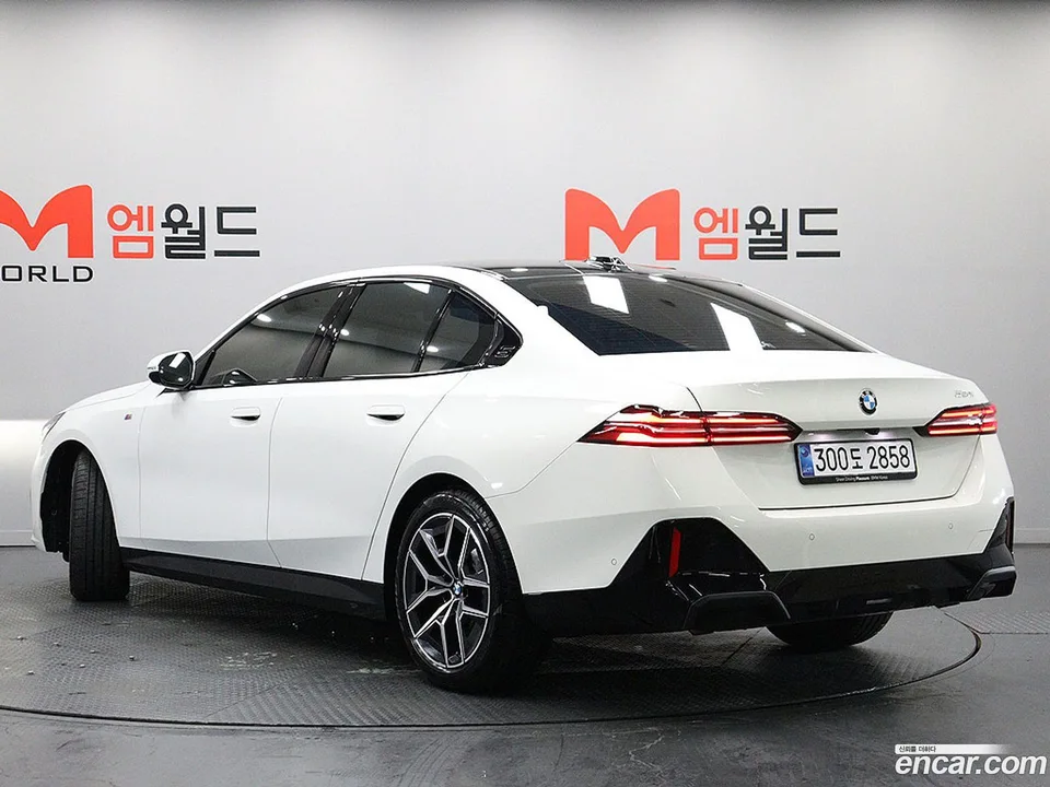 BMW 5 Series 520i M 2025 — миниатюра 4