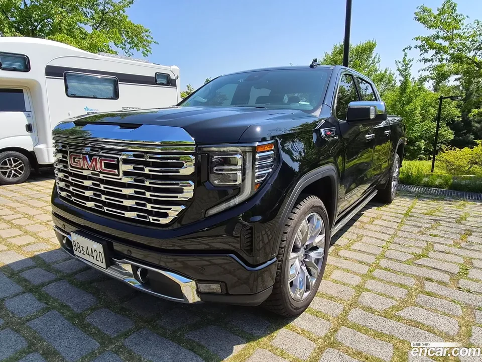 GMC Sierra 2024 — фото 1, купить с доставкой в Москву