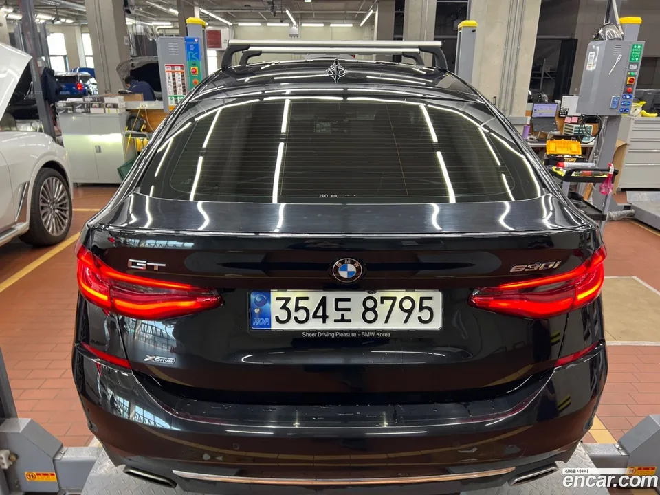 BMW 6 Series GT 630i xDrive 2023 — миниатюра 2