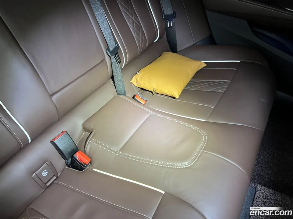 BMW 6 Series GT 630i xDrive 2023 — миниатюра 3
