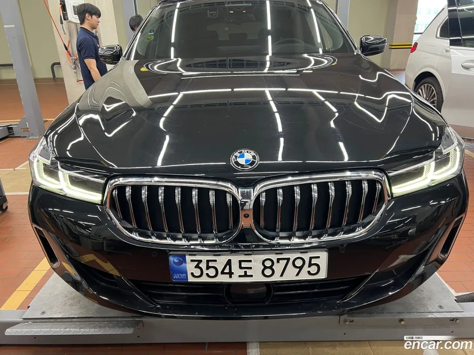 BMW 6 Series GT 630i xDrive 2023 — фото 1, купить с доставкой в Москву