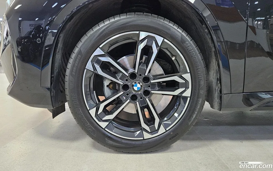BMW X1 xDrive 20i M 2025 — миниатюра 5