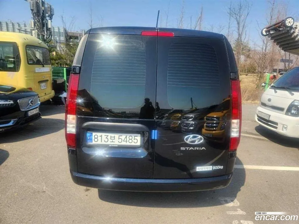 Hyundai Staria 3 2023 — миниатюра 3