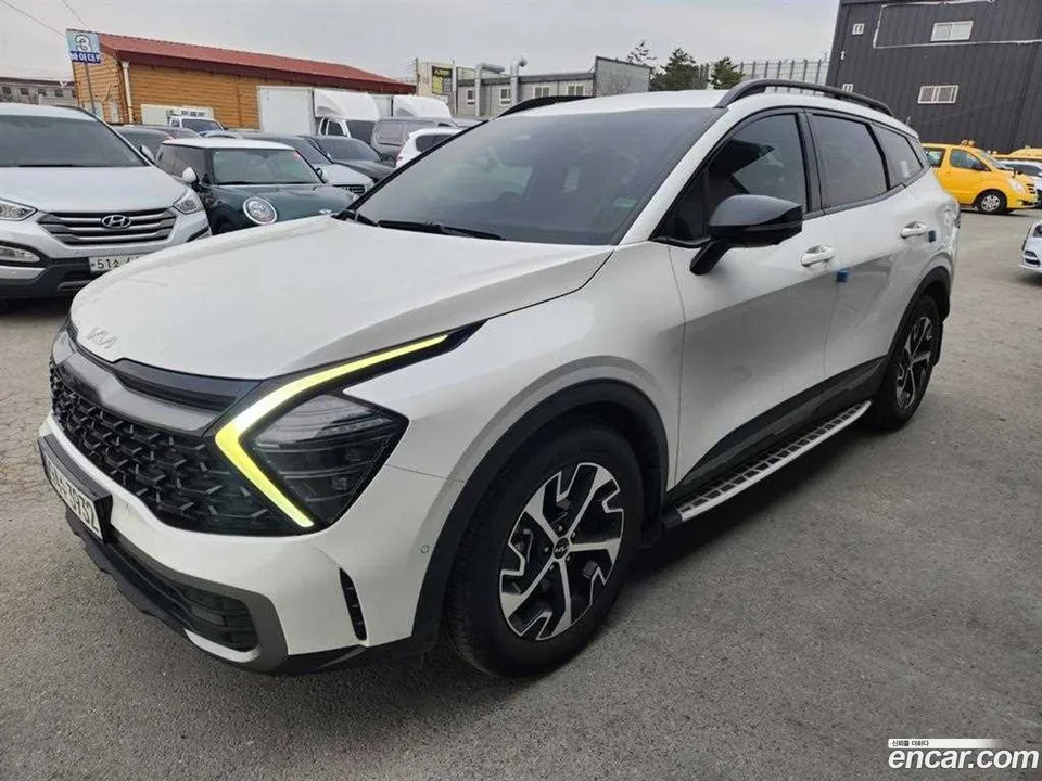 Kia Sportage Hybrid 2WD 2022 — фото 1, купить с доставкой в Москву