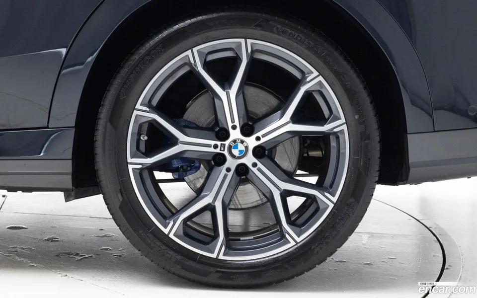 BMW X6 xDrive40i M 2023 — миниатюра 5