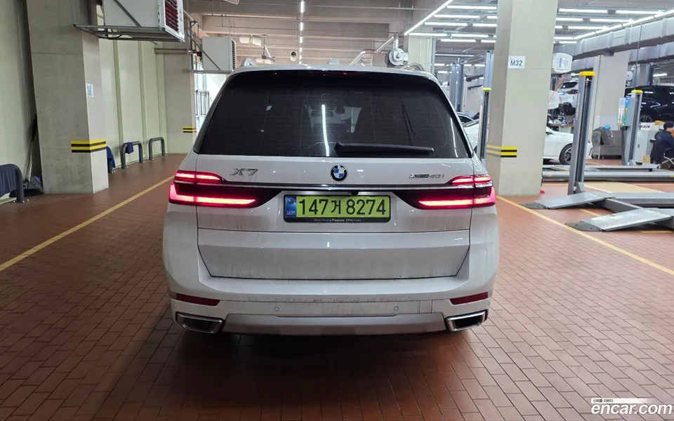 BMW X7 xDrive 40i 7 2025 — миниатюра 3