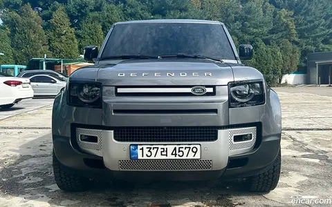 Land Rover Defender 2023 купить в Москве