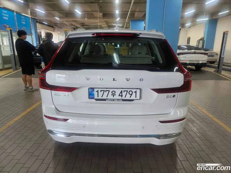 Volvo XC60 B5 2025 — миниатюра 2