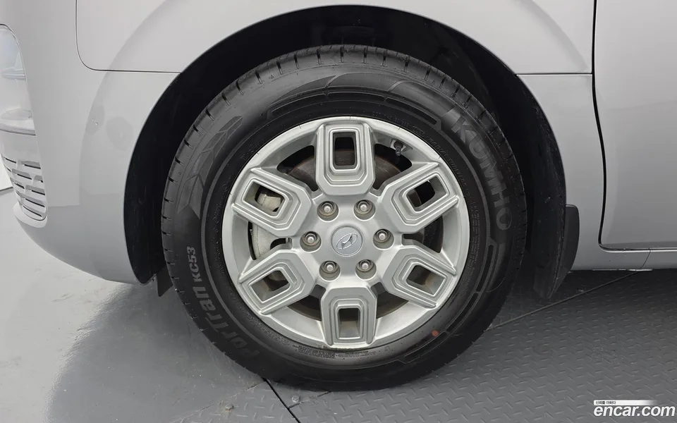 Hyundai Staria 5 2024 — миниатюра 2