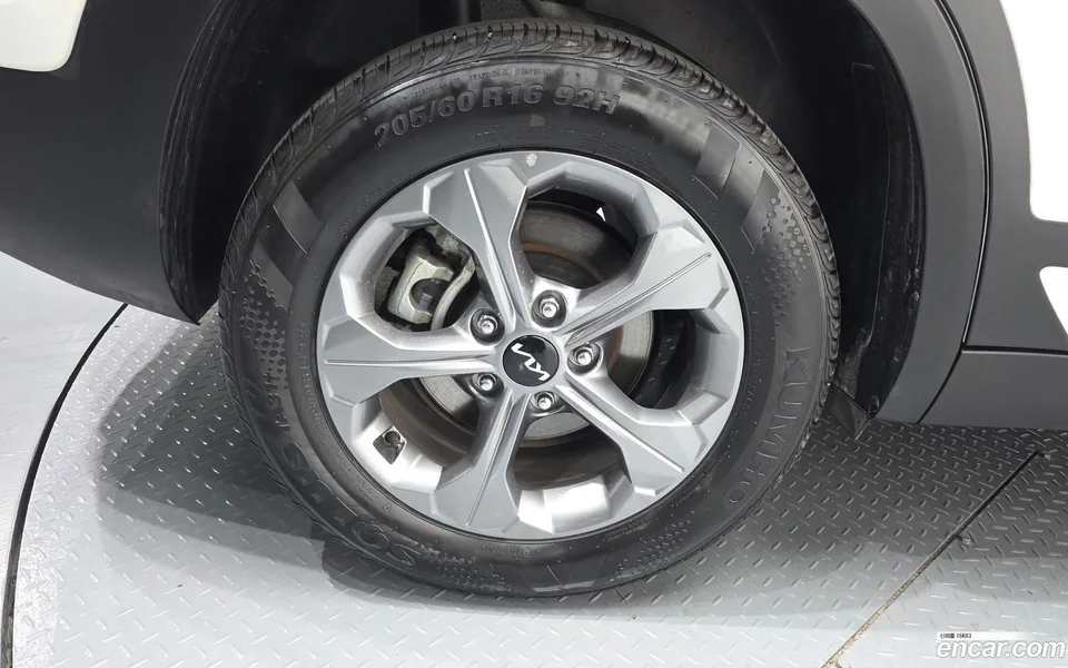 Kia Seltos 1.6 2WD 2024 — миниатюра 2