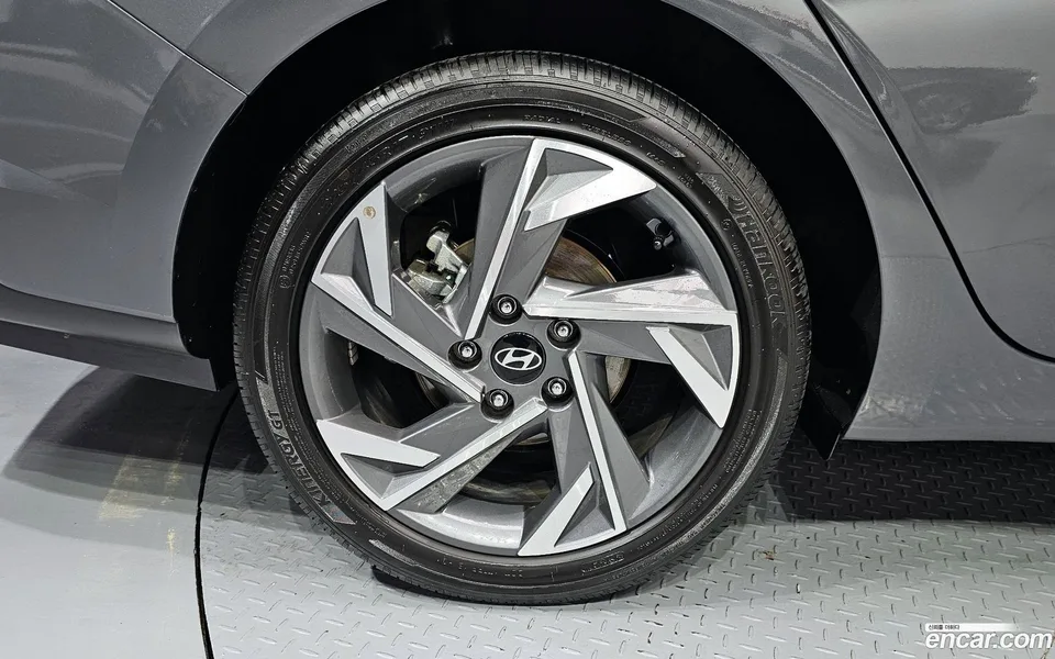 Hyundai Avante CN7 1.6 2024 — миниатюра 2