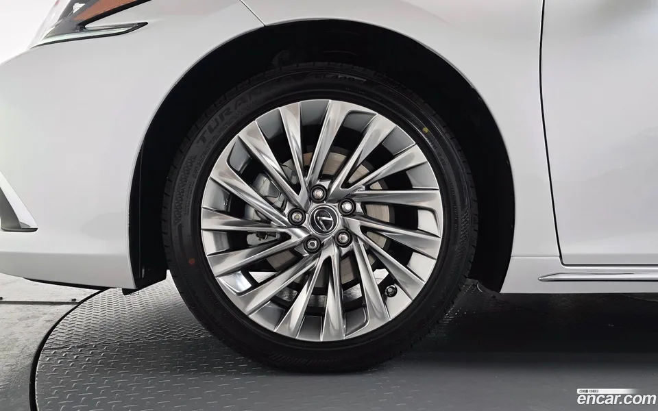 Lexus ES 300h 2026 — миниатюра 2
