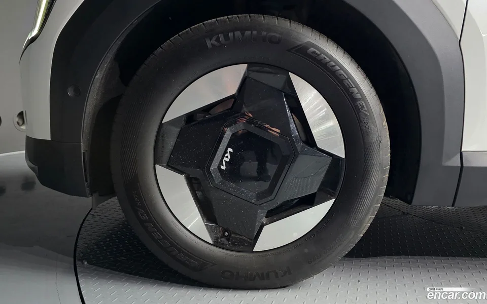 Kia EV9 4WD 2023 — миниатюра 2