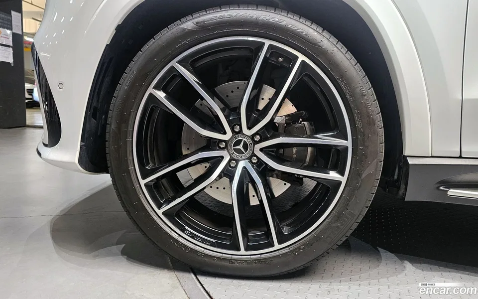 Mercedes-Benz GLS-Class GLS580 4MATIC 2024 — миниатюра 5