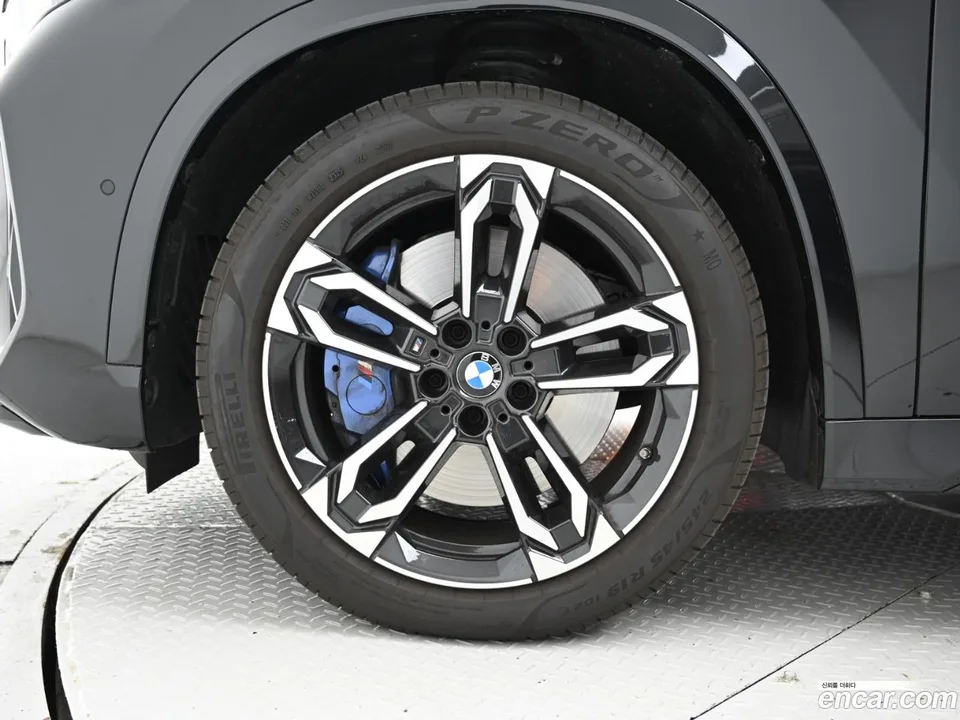 BMW X1 M35i xDrive 2025 — миниатюра 5