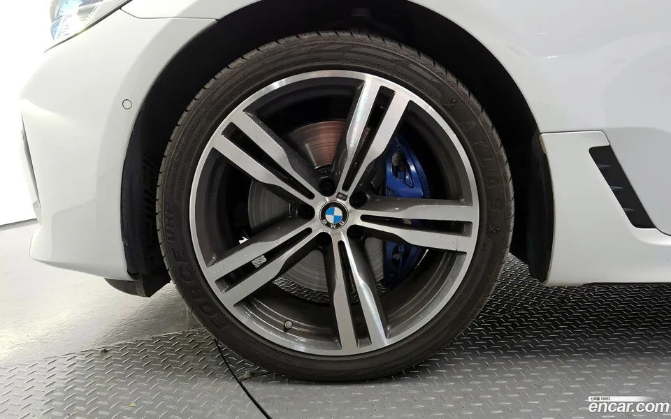 BMW 6 Series GT 630i xDrive M 2023 — миниатюра 2