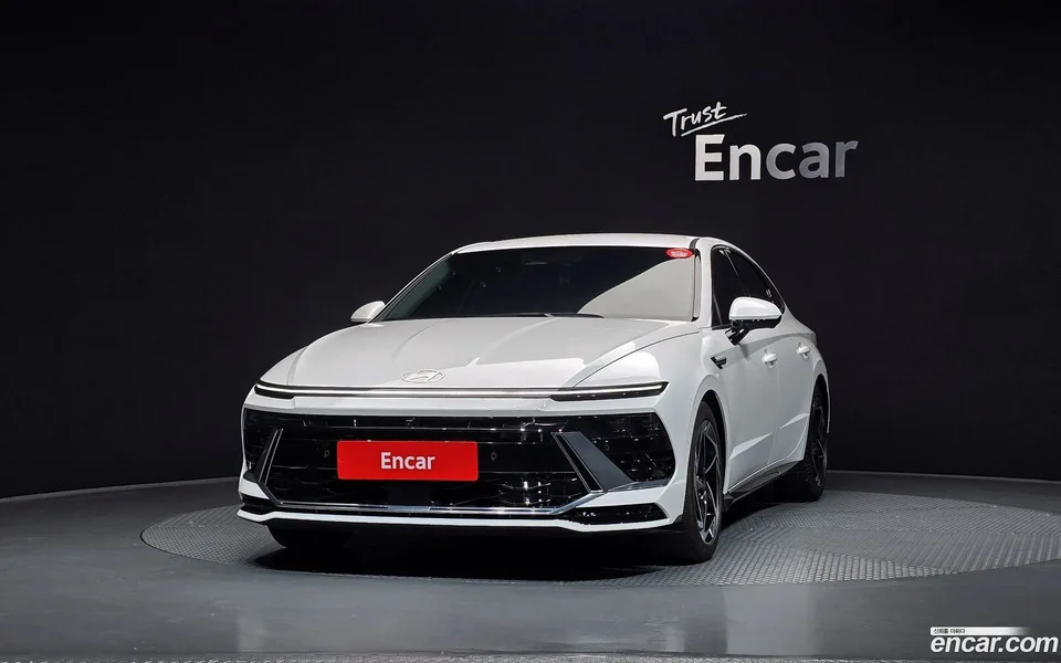 Hyundai Sonata The Edge Hybrid 2023 — миниатюра 3