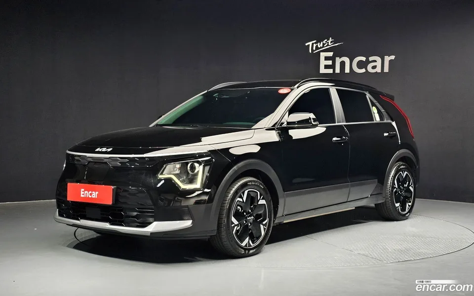 Kia Niro EV 2023 — фото 1, купить с доставкой в Москву