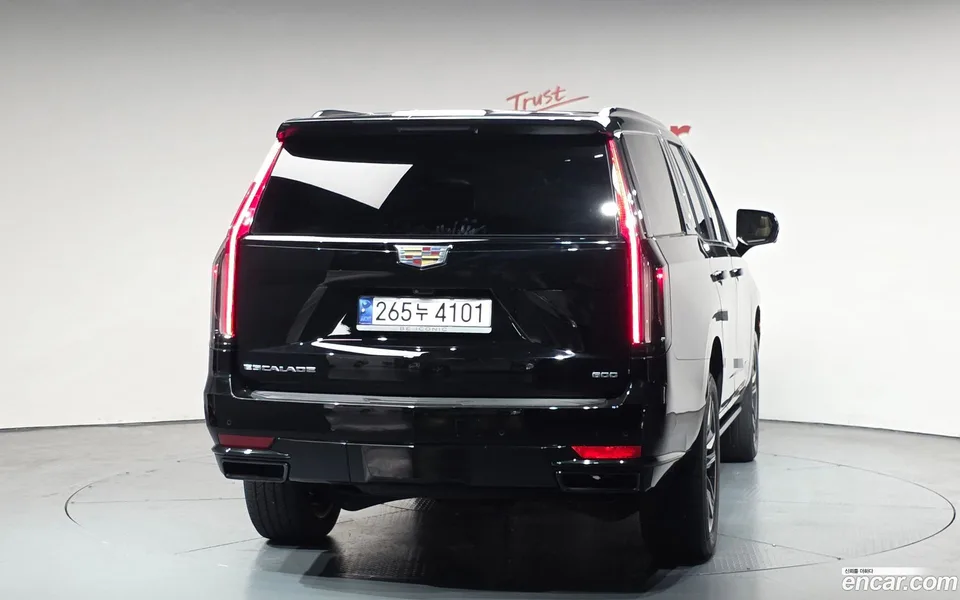 Cadillac Escalade 6.2 2023 — миниатюра 4