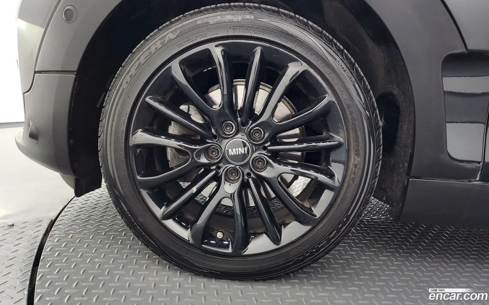 MINI Cooper Clubman 2022 — миниатюра 2