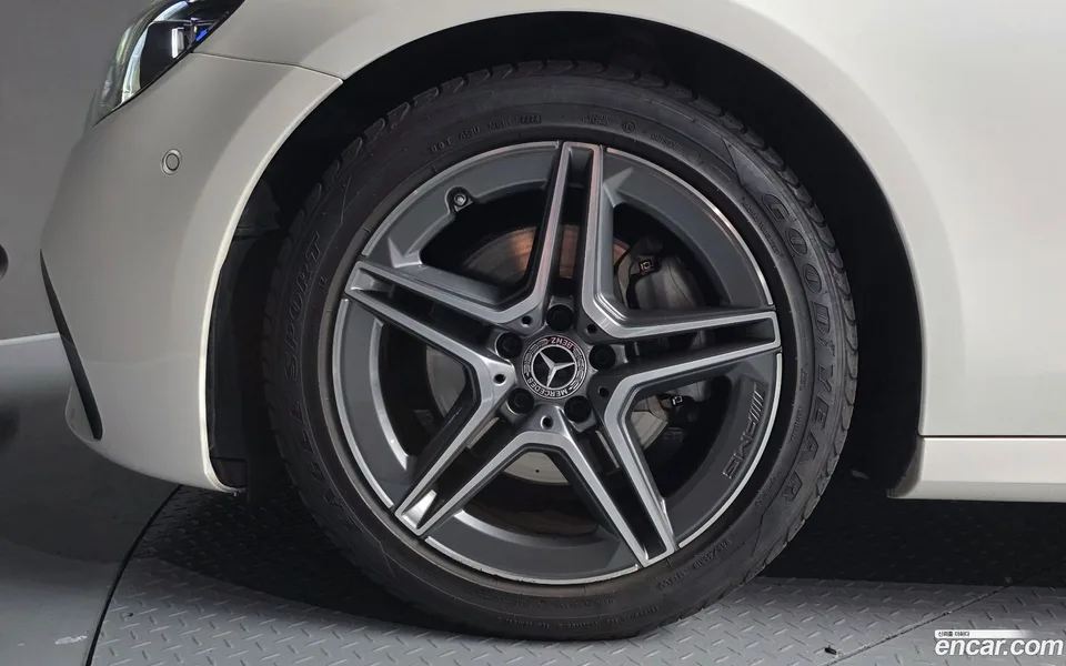 Mercedes-Benz E-Class E250 AMG Line 2022 — миниатюра 2