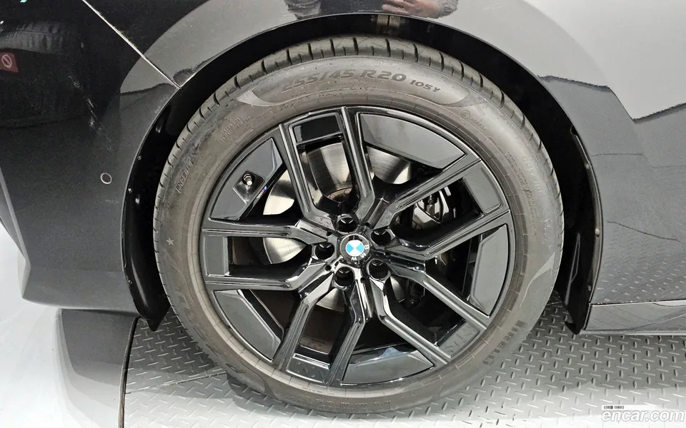 BMW 7 Series 740i sDrive M 2023 — миниатюра 5