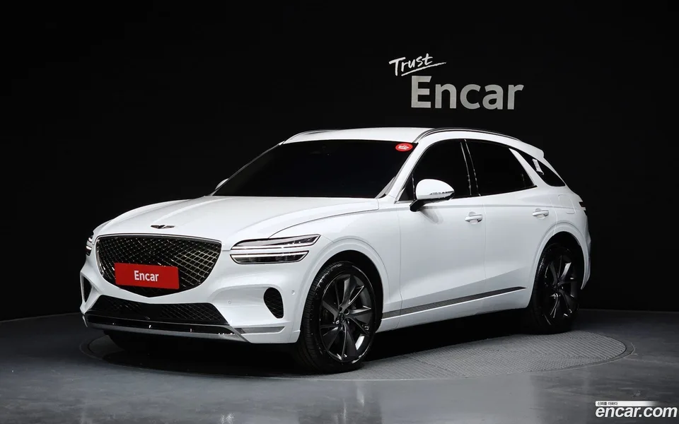 Genesis GV70 2.5T 2WD 2023 — фото 1, купить с доставкой в Москву