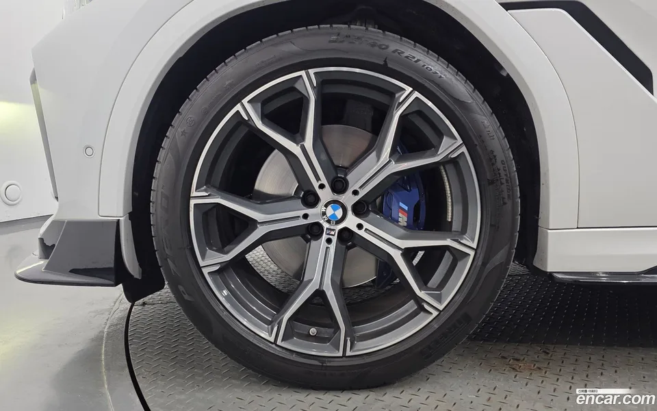 BMW X6 xDrive40i M 2023 — миниатюра 2