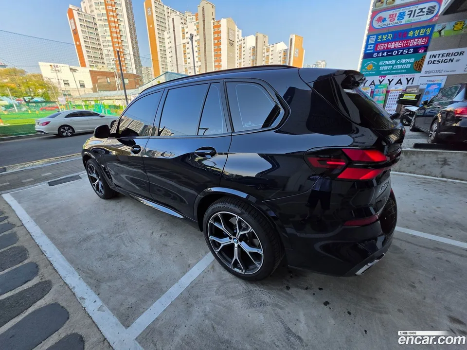 BMW X5 xDrive 40i M 2025 — миниатюра 5