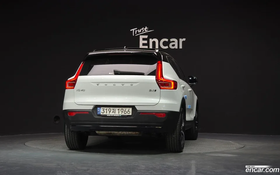 Volvo XC40 B4 R- 2022 — миниатюра 4