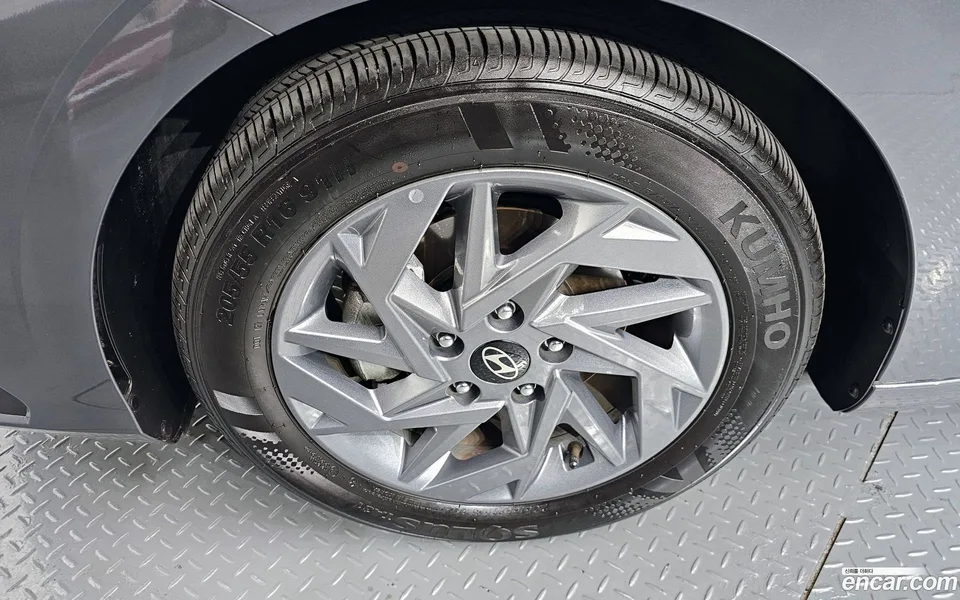 Hyundai Avante CN7 1.6 2024 — миниатюра 2