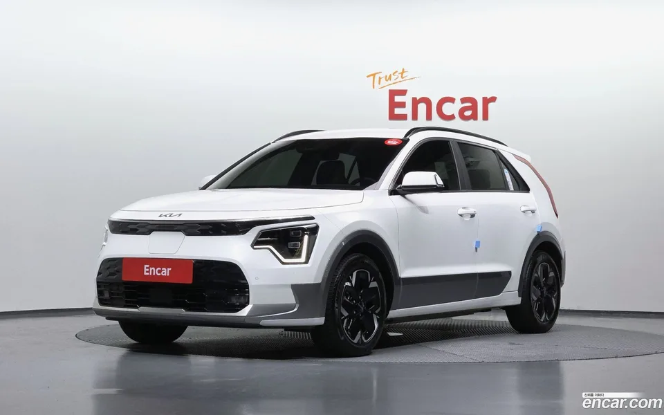 Kia Niro EV 2024 — фото 1, купить с доставкой в Москву