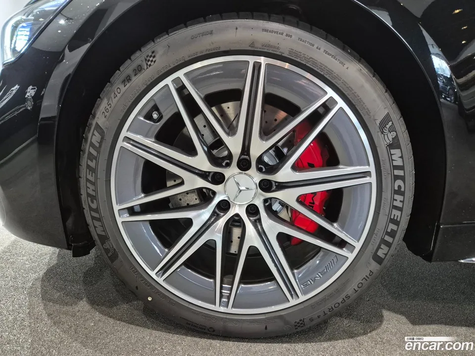 Mercedes-Benz AMG GT 4 43 4MATIC+ 2025 — миниатюра 5