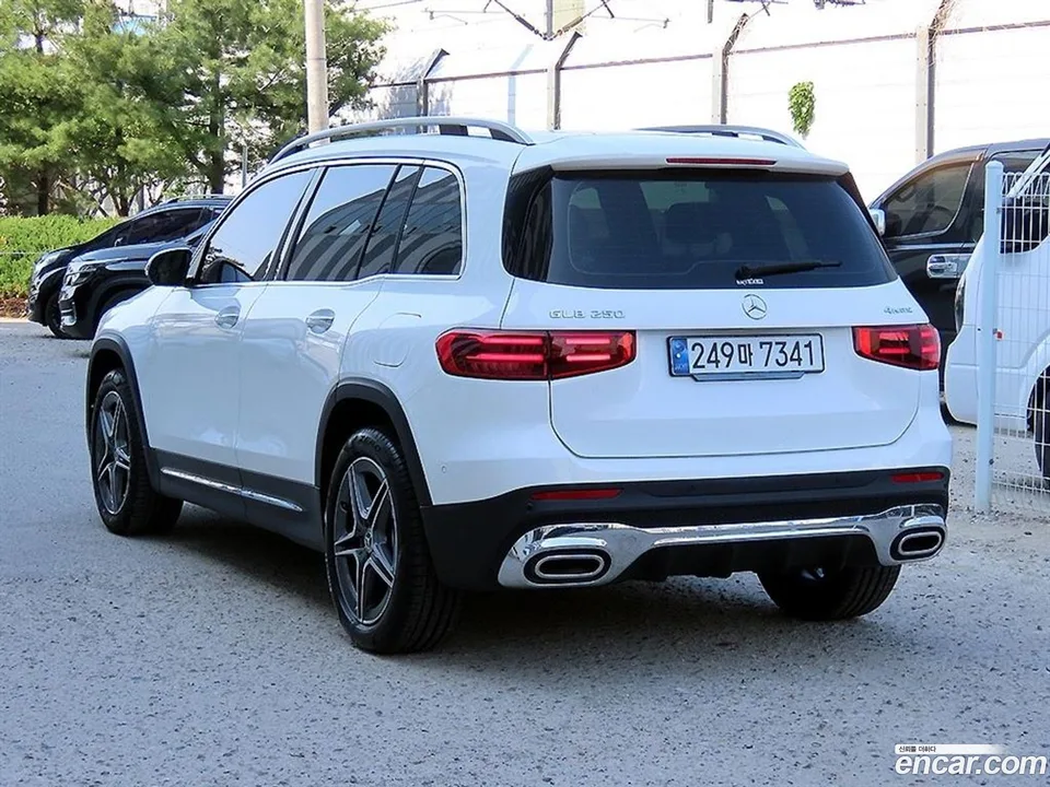 Mercedes-Benz GLB-Class GLB250 4MATIC 2024 — миниатюра 3