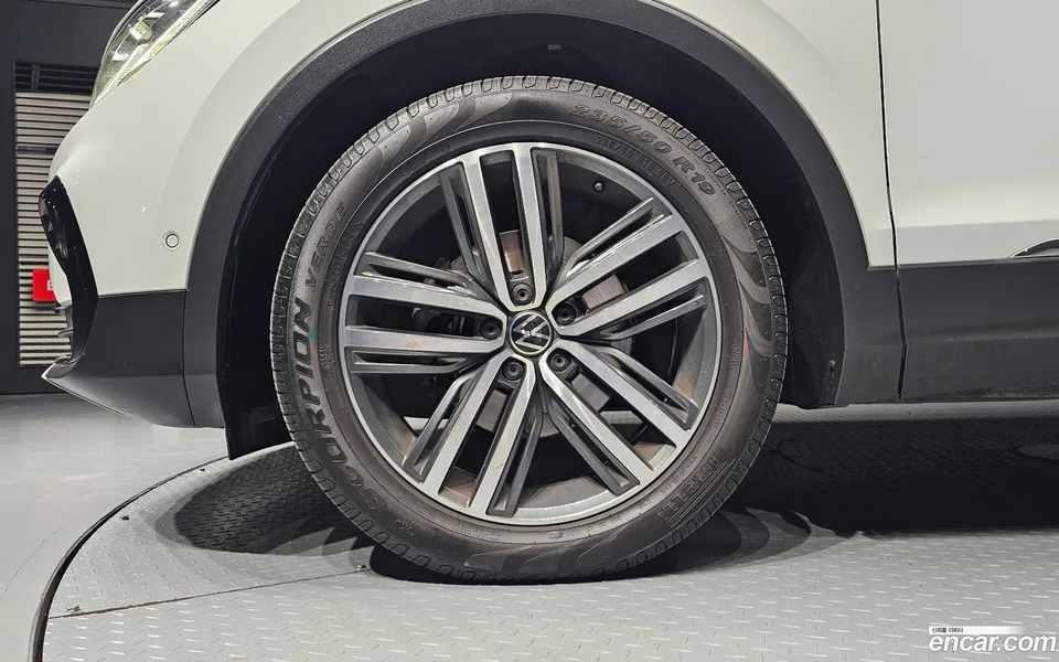 Volkswagen Tiguan 2.0 TDI 2023 — миниатюра 5