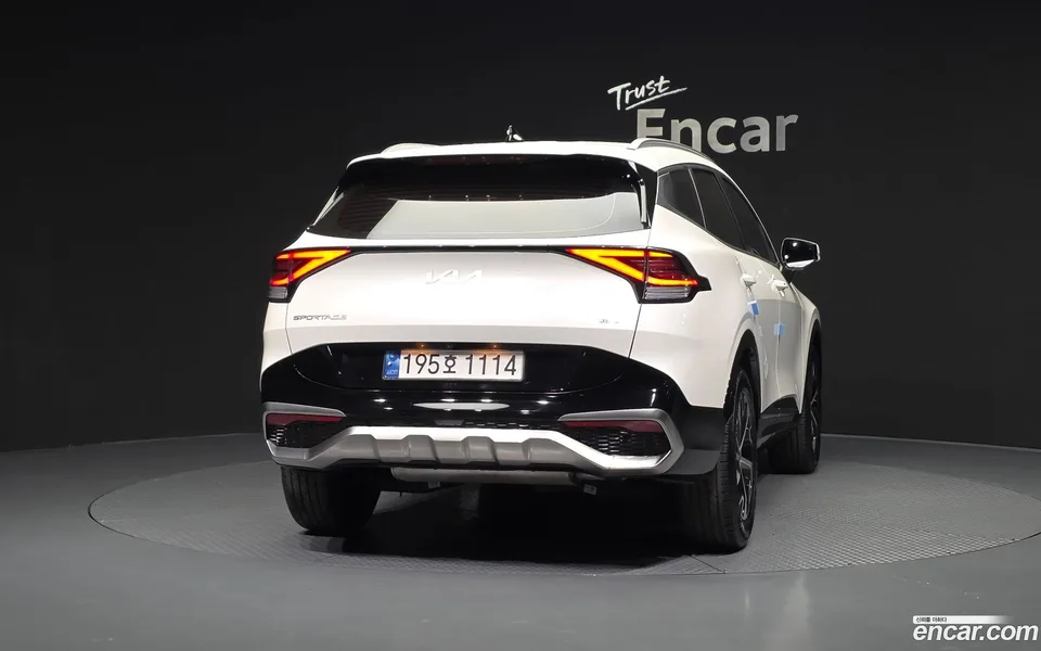 Kia Sportage Hybrid 2WD 2023 — миниатюра 4
