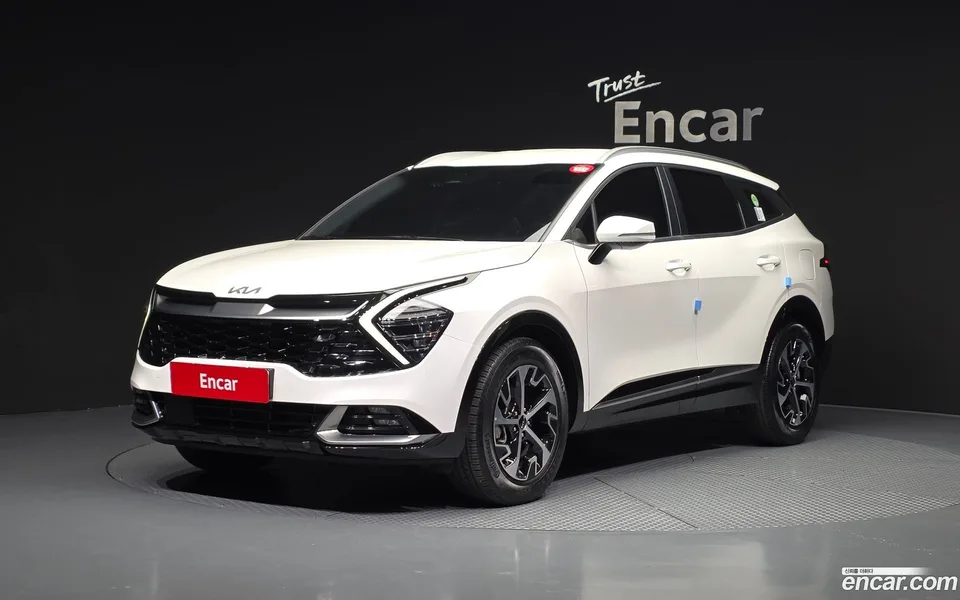 Kia Sportage Hybrid 2WD 2023 — фото 1, купить с доставкой в Москву