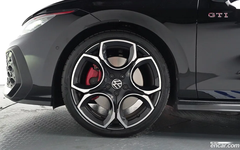 Volkswagen Golf 2.0 GTI 2025 — миниатюра 5