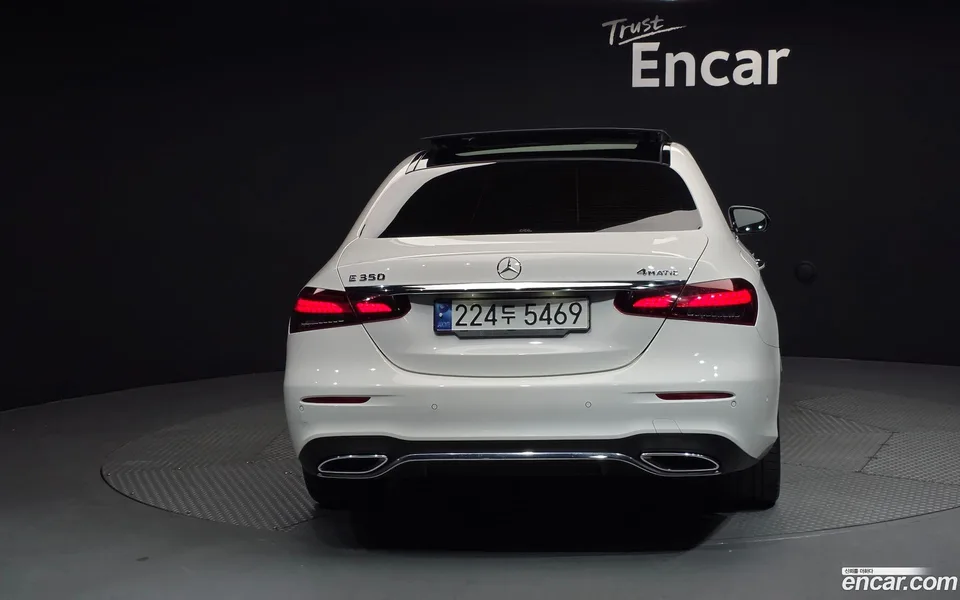 Mercedes-Benz E-Class E350 4MATIC AMG Line 2022 — миниатюра 4