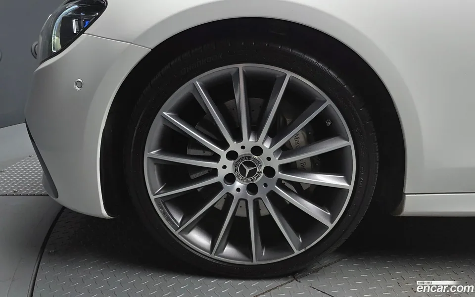 Mercedes-Benz E-Class E350 4MATIC AMG Line 2022 — миниатюра 5
