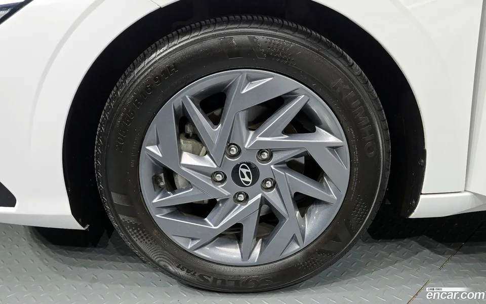 Hyundai Avante CN7 1.6 2023 — миниатюра 2