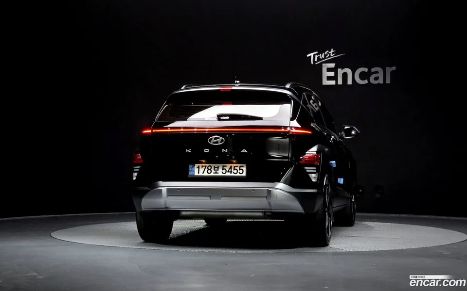 Hyundai Kona 2.0 2WD 2023 — миниатюра 4