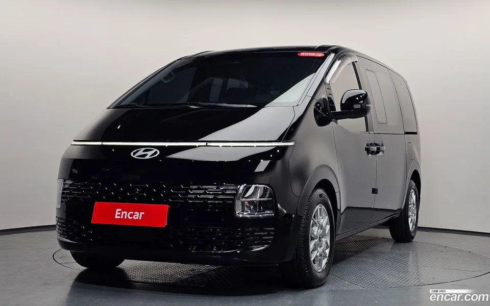 Hyundai Staria 5 2024 — фото 1, купить с доставкой в Москву