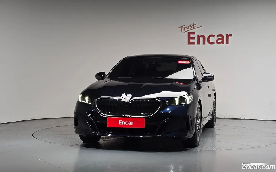 BMW 5 Series 523d M 2025 — миниатюра 3